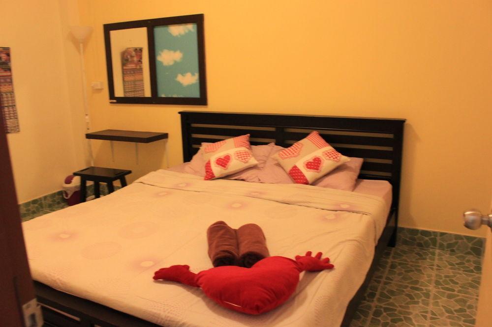 Tid Tarad Hostel HHQ Buitenkant foto