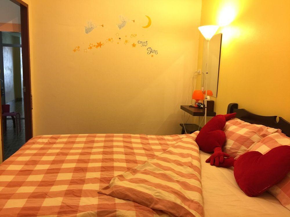 Tid Tarad Hostel HHQ Buitenkant foto