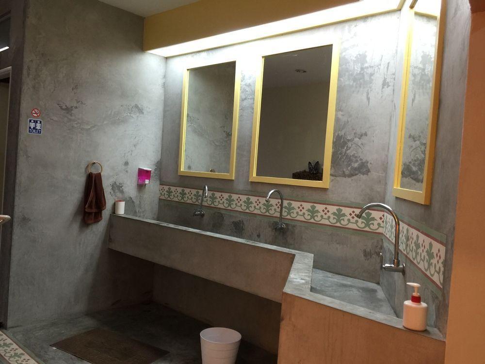 Tid Tarad Hostel HHQ Buitenkant foto