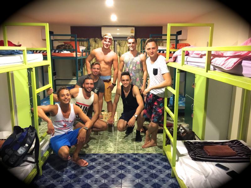 Tid Tarad Hostel HHQ Buitenkant foto
