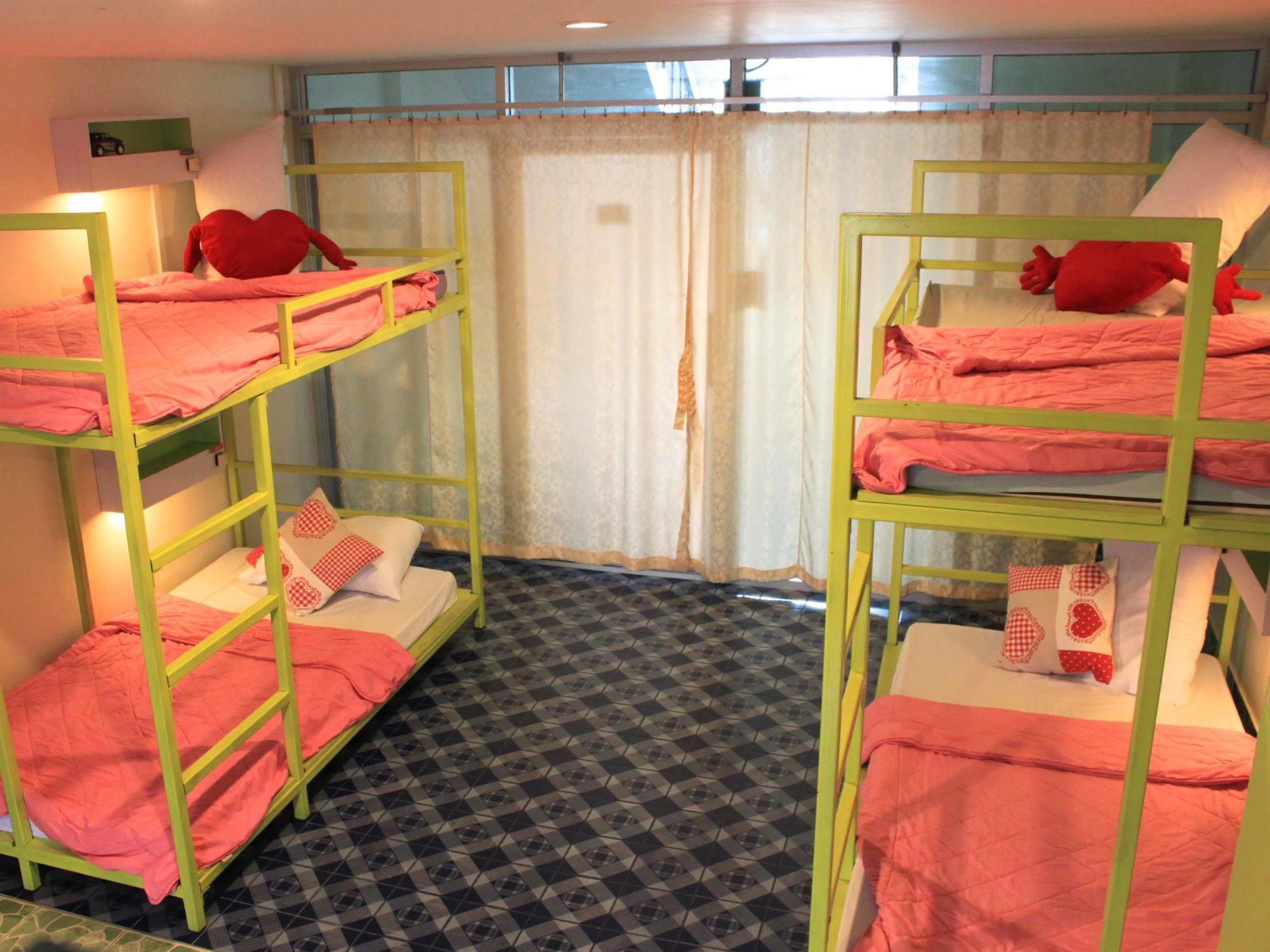 Tid Tarad Hostel HHQ Buitenkant foto